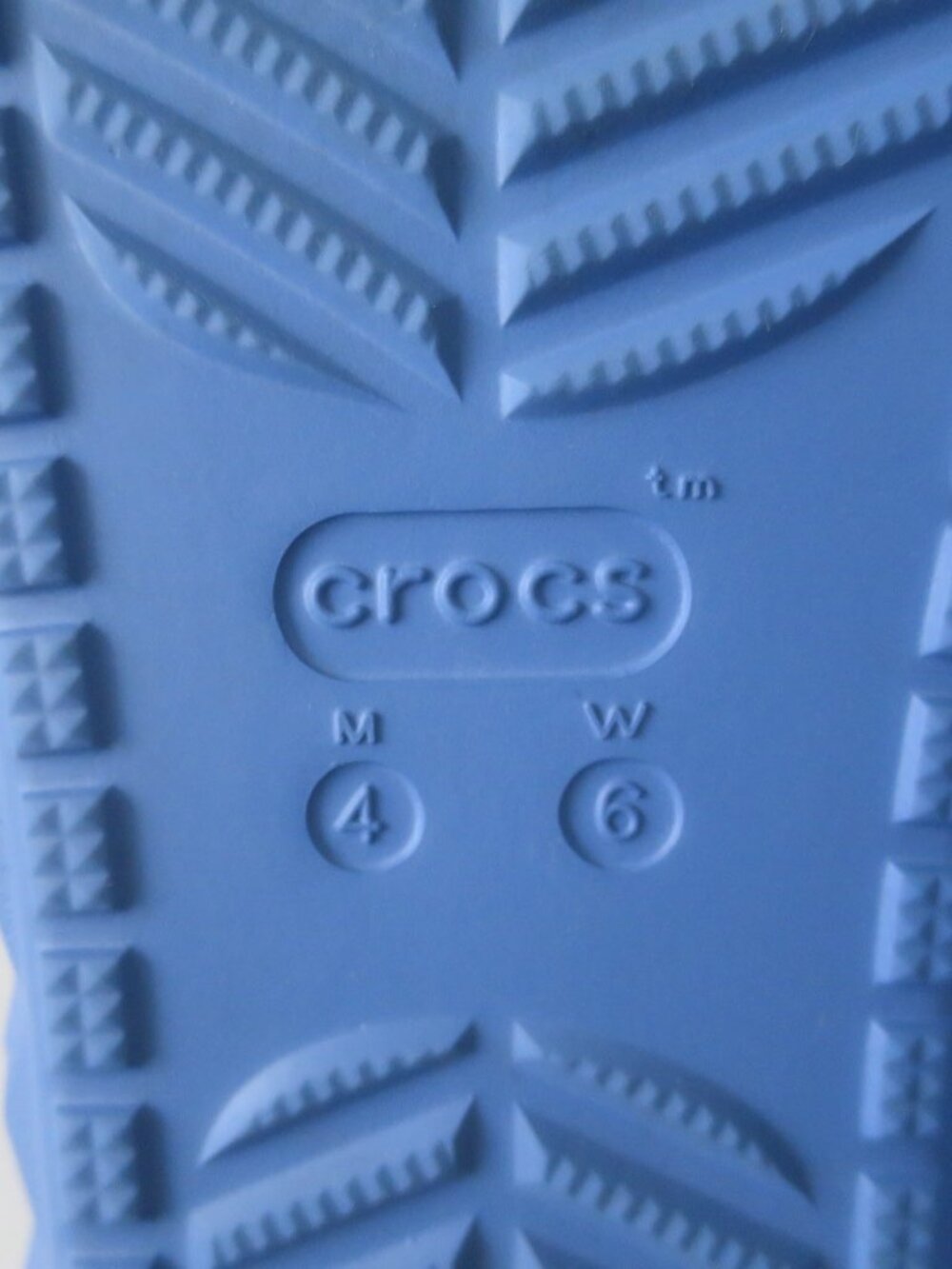 Crocs Classic Geometric Slides Size Women's 6 - Picture 6 of 7
